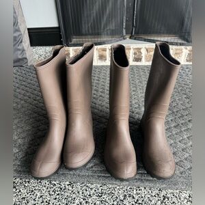 mens size 9 rubber rain/work boot 2 pair *NEW Never worn*